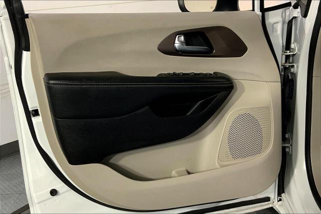 2021 Chrysler Voyager Vehicle Photo in INDEPENDENCE, MO 64055-1314