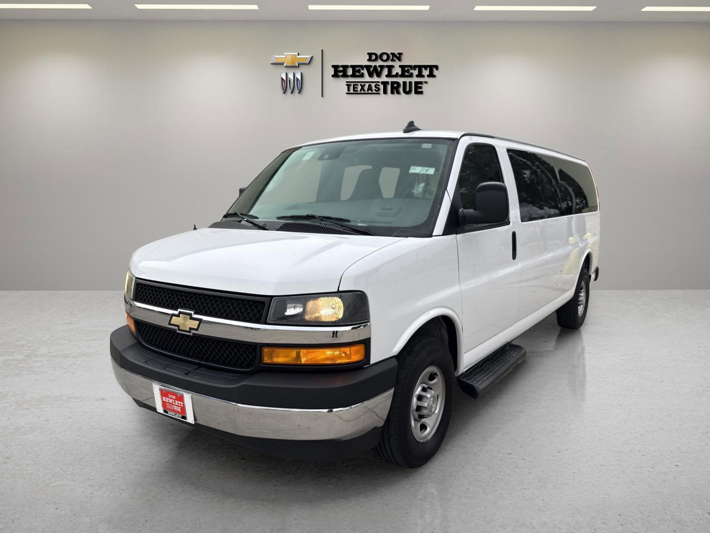 2023 Chevrolet Express Passenger 3500 Vehicle Photo in GEORGETOWN, TX 78626-7508