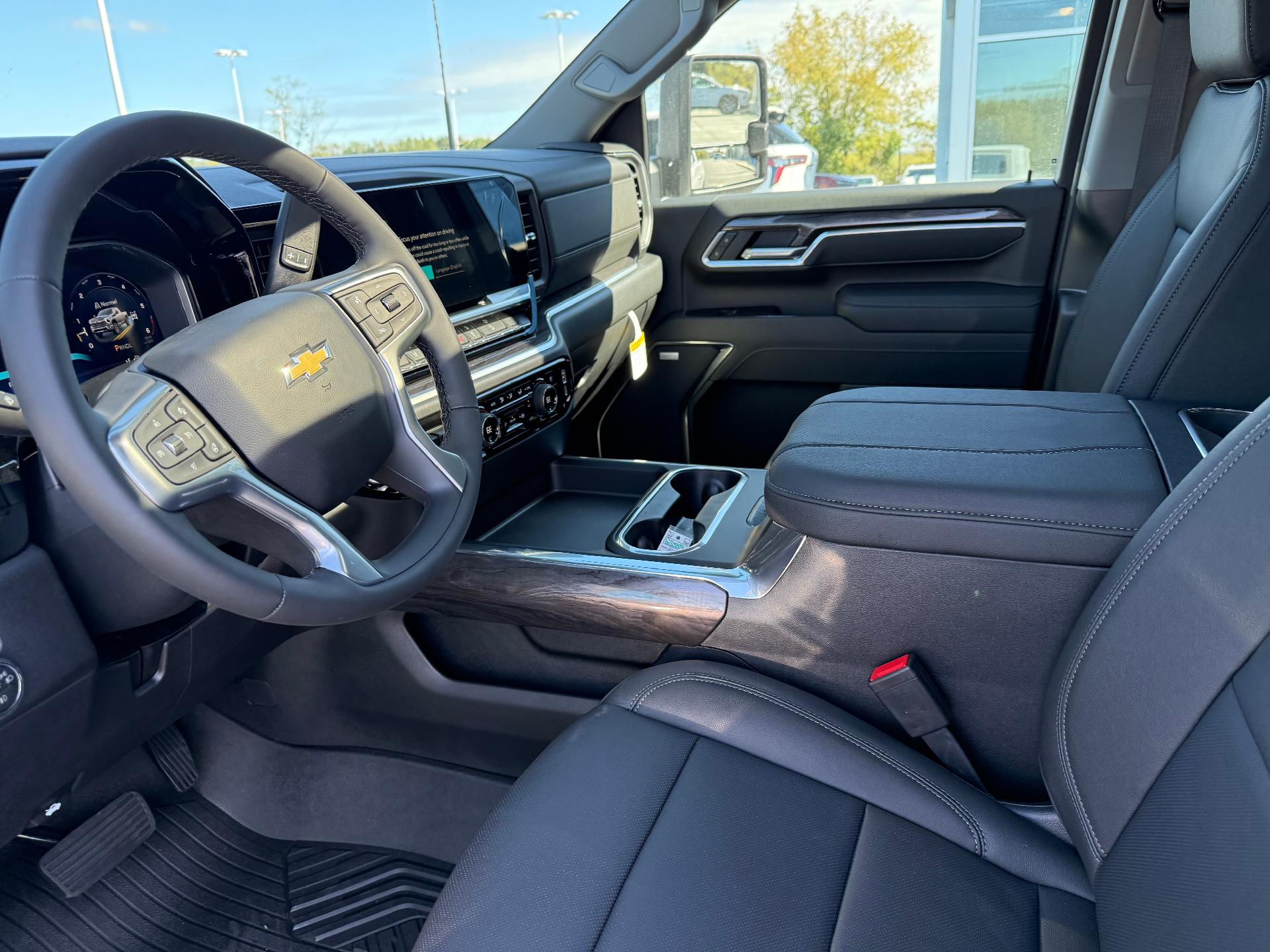 2026 Chevrolet Silverado 2500 HD photo 13 of 21