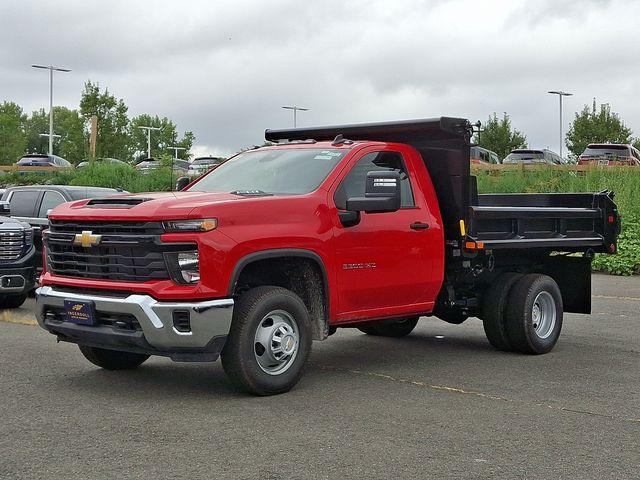 2025 Chevrolet Silverado 3500 HD Chassis Cab Vehicle Photo in DANBURY, CT 06810-5034