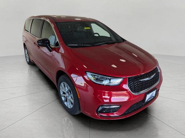 2026 Chrysler Pacifica Vehicle Photo in Neenah, WI 54956