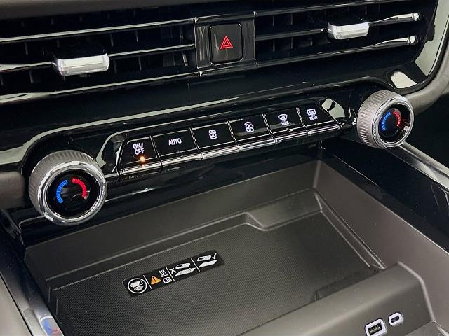 2026 Chevrolet Suburban Vehicle Photo in PUYALLUP, WA 98371-4149