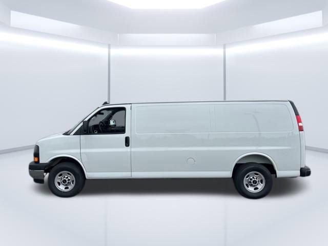 2025 GMC Savana Cargo 3500 Vehicle Photo in SAINT CLAIRSVILLE, OH 43950-8512