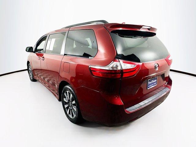 2019 Toyota Sienna Vehicle Photo in Flemington, NJ 08822