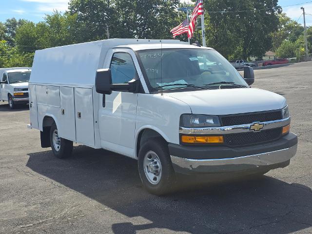 2025 Chevrolet Express Commercial Cutaway Vehicle Photo in INDEPENDENCE, MO 64055-1314