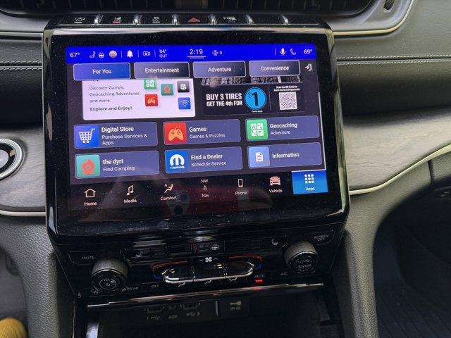 2021 Jeep Grand Cherokee L Vehicle Photo in LEOMINSTER, MA 01453-2952