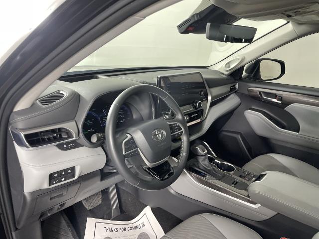 2024 Toyota Highlander Vehicle Photo in GILBERT, AZ 85297-0402