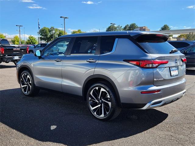 2024 Mitsubishi Outlander Vehicle Photo in AURORA, CO 80012-4011