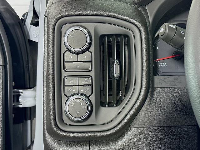 2025 GMC Sierra 2500 HD Vehicle Photo in PUYALLUP, WA 98371-4149