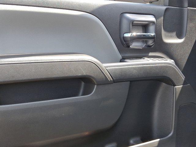 2023 Chevrolet Silverado 5500 HD Vehicle Photo in DANBURY, CT 06810-5034