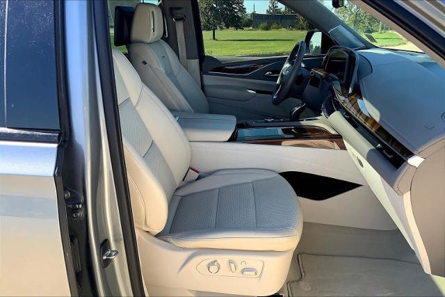 2023 Cadillac Escalade Vehicle Photo in TOPEKA, KS 66609-0000
