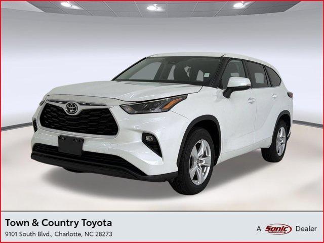 2025 Toyota Highlander Vehicle Photo in Charlotte, NC 28273