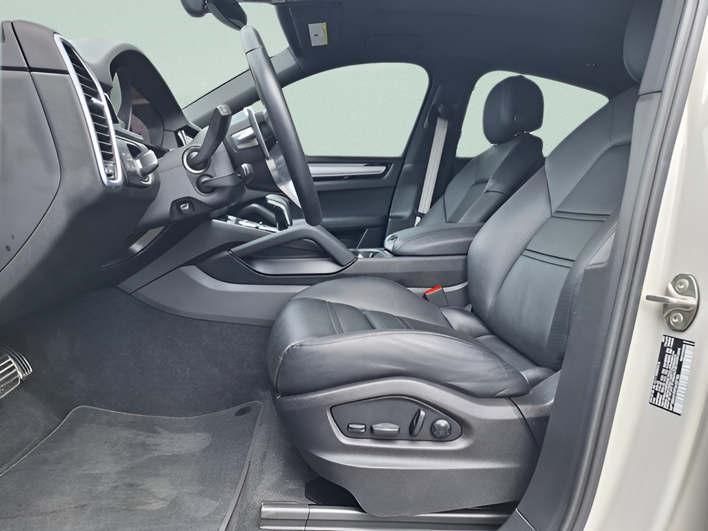 2023 Porsche Cayenne S - 11