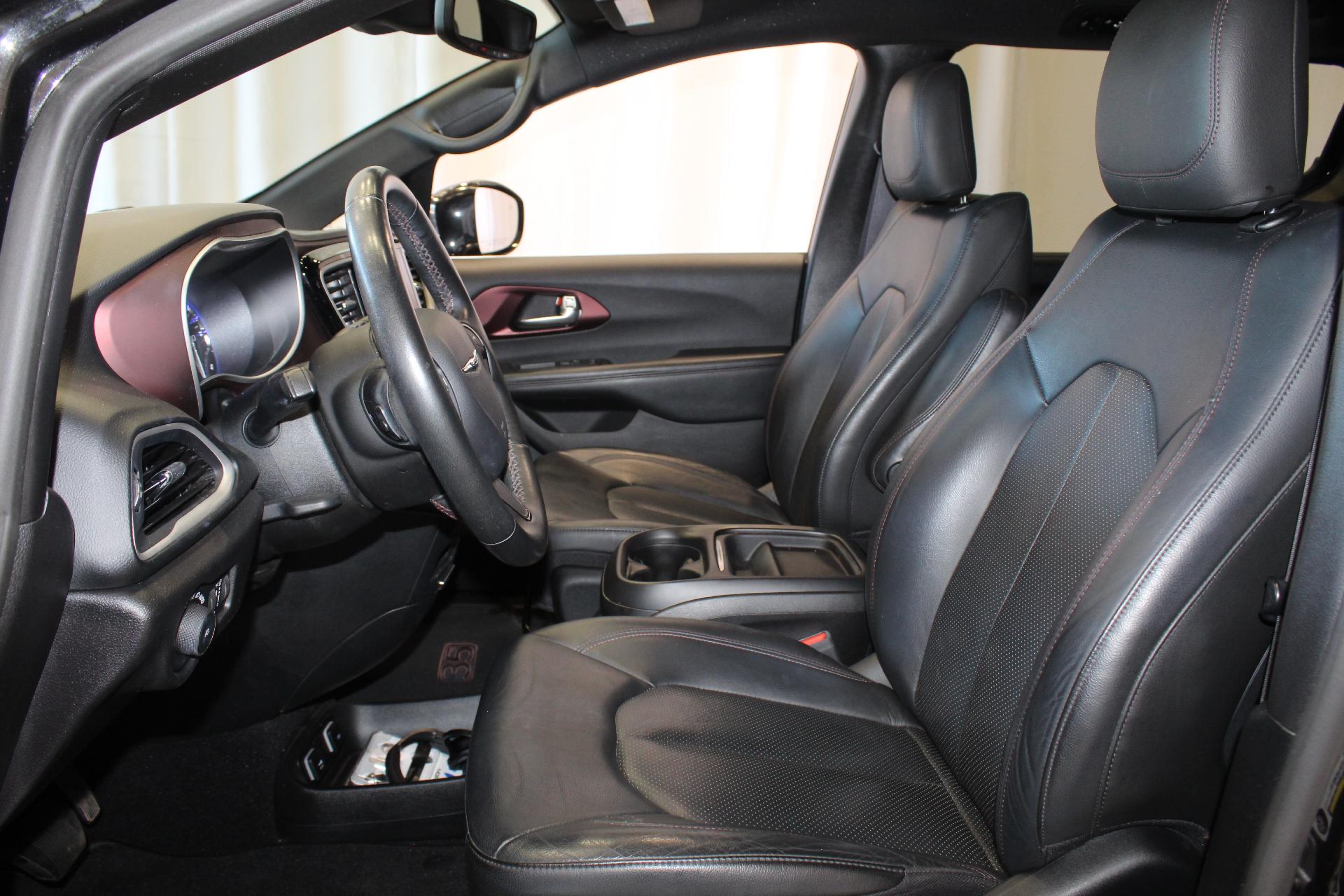 2020 Chrysler Pacifica Vehicle Photo in NORTHAMPTON, MA 01060-1120