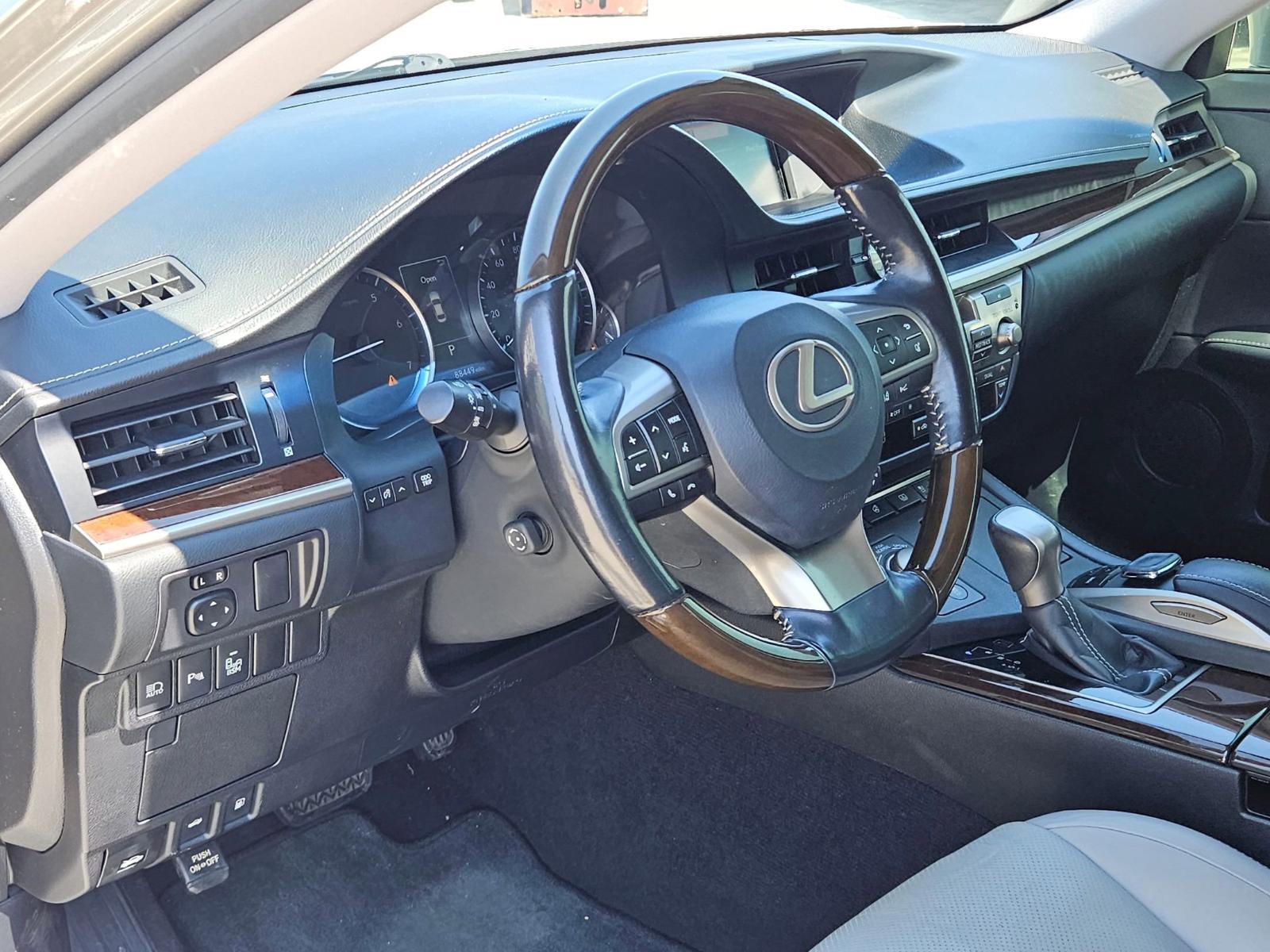 2017 Lexus ES 350 Vehicle Photo in Seguin, TX 78155