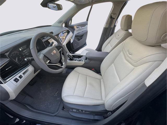 2025 Cadillac XT6 Vehicle Photo in LEOMINSTER, MA 01453-2952