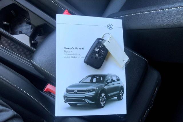 2024 Volkswagen Tiguan Vehicle Photo in KANSAS CITY, MO 64114-4545