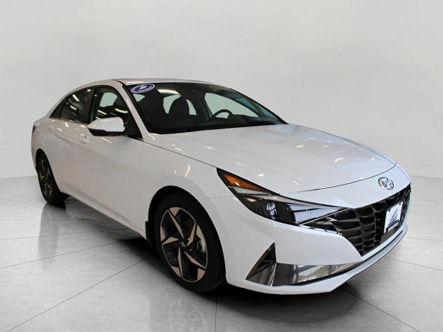 2022 Hyundai ELANTRA Vehicle Photo in Neenah, WI 54956