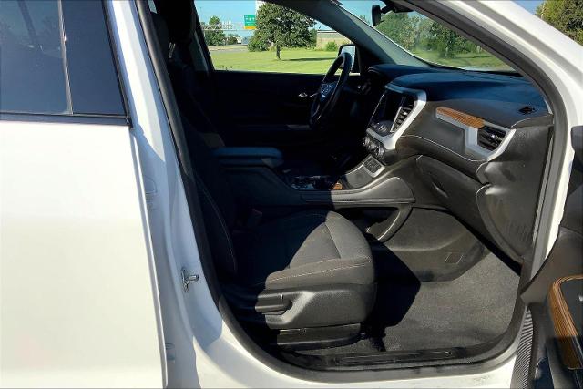 2023 GMC Acadia Vehicle Photo in TOPEKA, KS 66609-0000