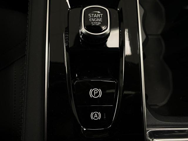 2025 Volvo XC90 Vehicle Photo in Appleton, WI 54913