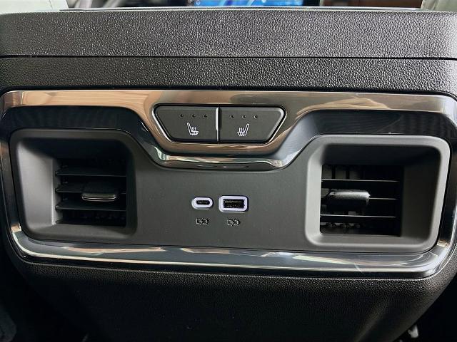 2025 GMC Sierra 2500 HD Vehicle Photo in PUYALLUP, WA 98371-4149