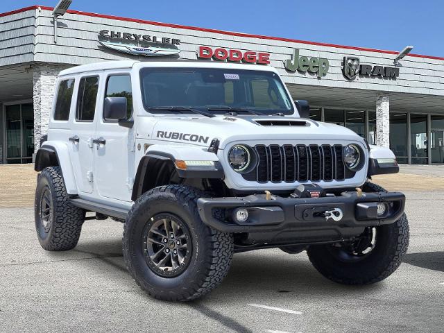 2025 Jeep Wrangler Vehicle Photo in Ennis, TX 75119-5114