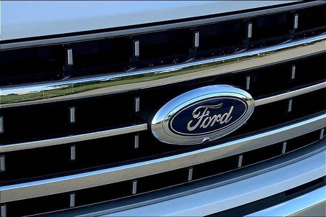 2022 Ford F-150 Vehicle Photo in TOPEKA, KS 66609-0000