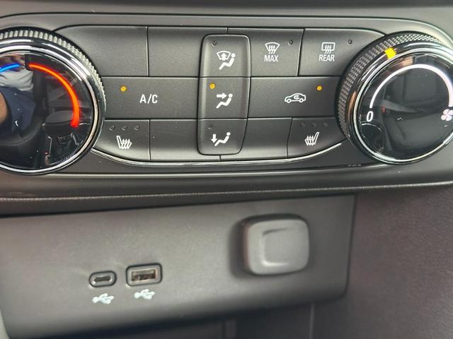 2026 Buick Encore GX Vehicle Photo in COLUMBIA, MO 65203-3903