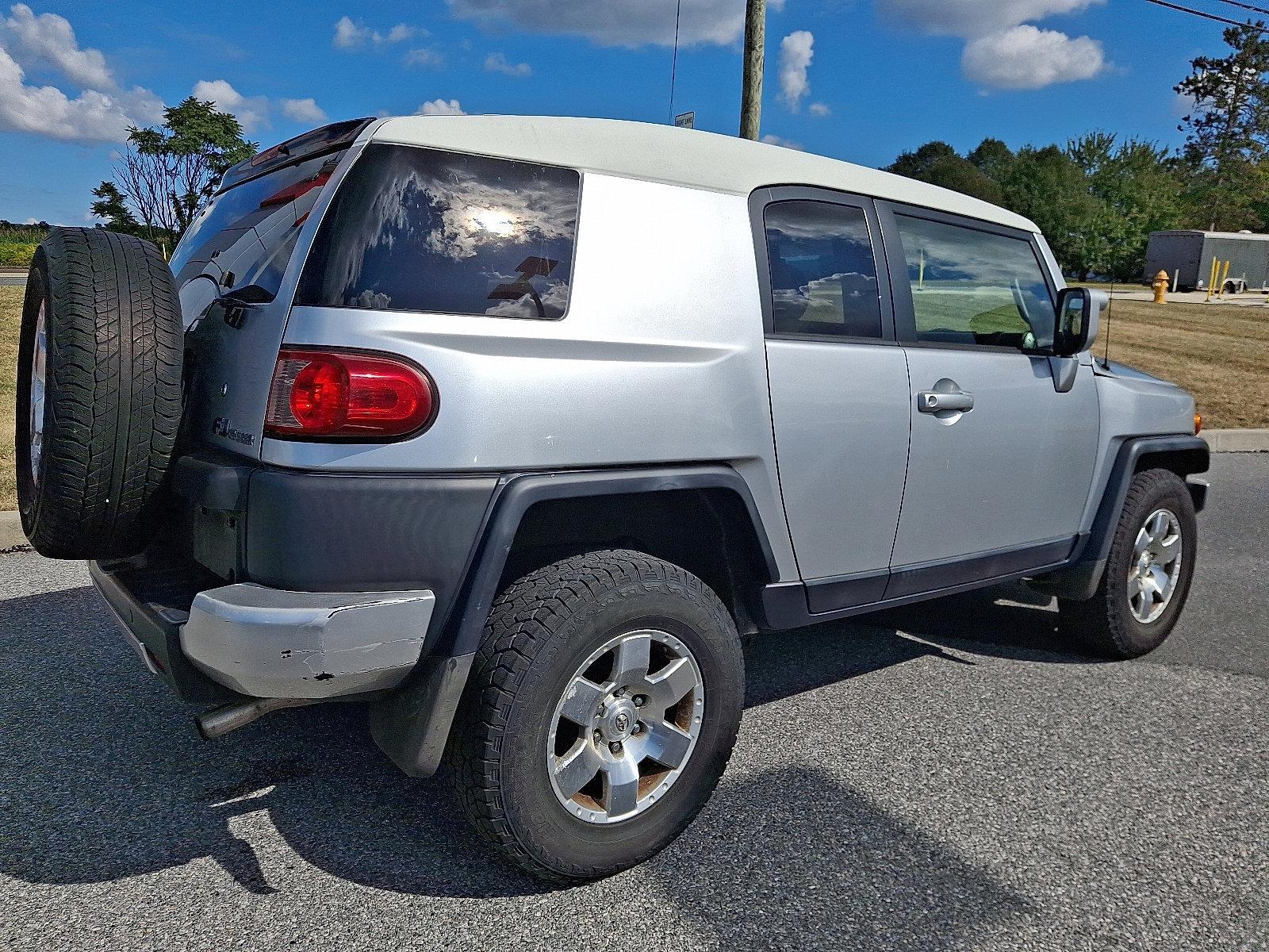 2007 Toyota FJ Cruiser Vehicle Photo in Mechanicsburg, PA 17050-2306