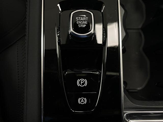 2025 Volvo XC90 Vehicle Photo in Appleton, WI 54913