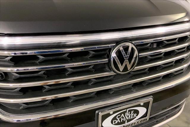 2024 Volkswagen Atlas Vehicle Photo in INDEPENDENCE, MO 64055-1314