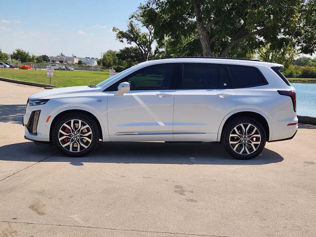 2023 Cadillac XT6 Vehicle Photo in DENTON, TX 76210-9321