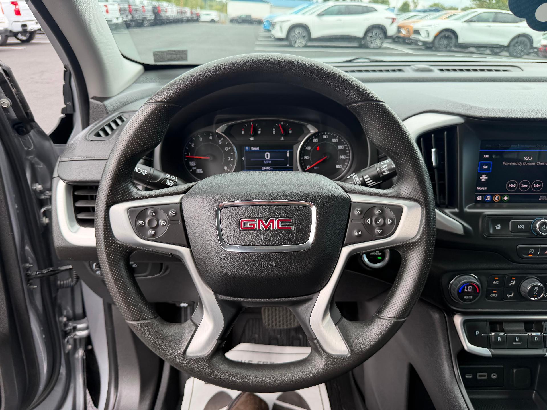 2024 GMC Terrain photo 21 of 36