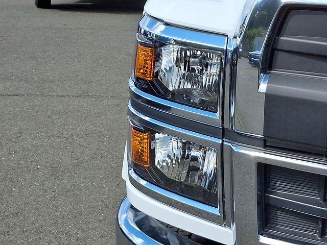 2024 Chevrolet Silverado 5500 HD Vehicle Photo in DANBURY, CT 06810-5034