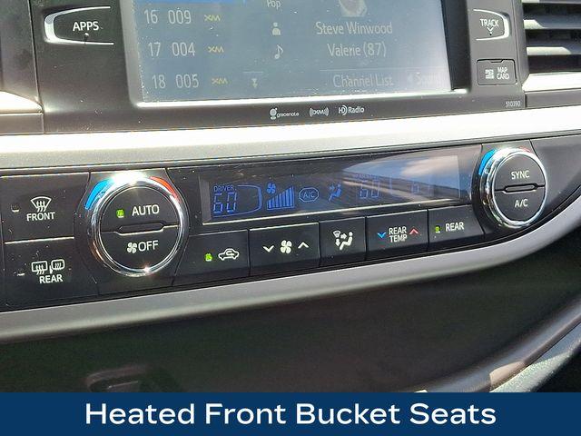 2019 Toyota Highlander Vehicle Photo in DANBURY, CT 06810-5034