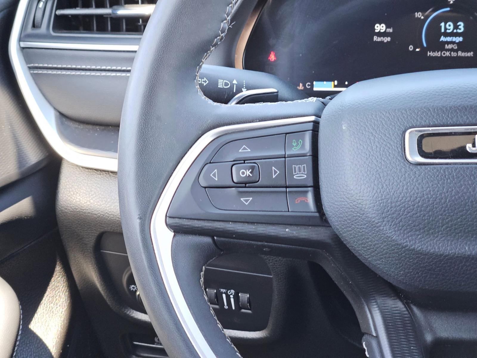 2023 Jeep Grand Cherokee Vehicle Photo in Seguin, TX 78155