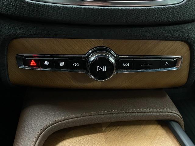 2021 Volvo XC90 Vehicle Photo in Appleton, WI 54913