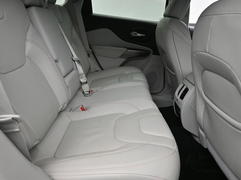 2021 Jeep Cherokee Vehicle Photo in Cedar Rapids, IA 52402