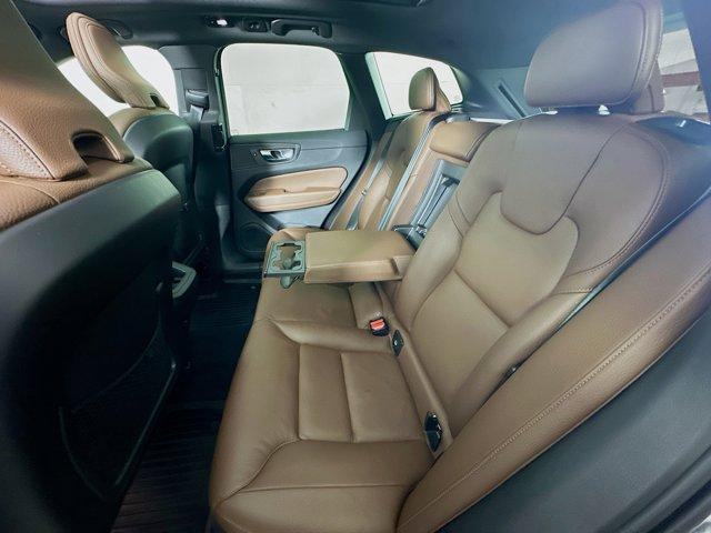 2022 Volvo XC60 Vehicle Photo in Flemington, NJ 08822