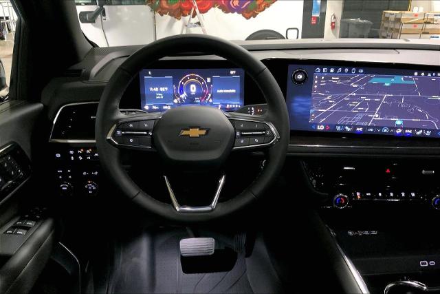 2025 Chevrolet Suburban Vehicle Photo in KANSAS CITY, MO 64114-4502