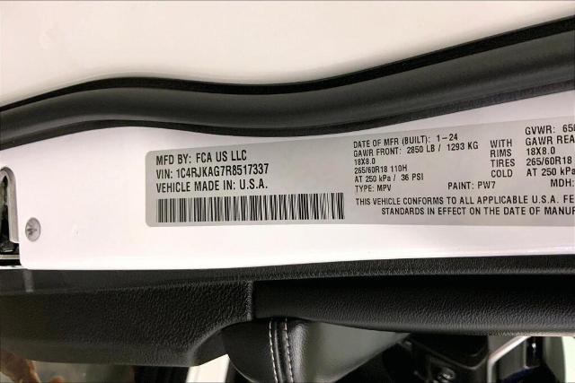 2024 Jeep Grand Cherokee L Vehicle Photo in Kansas City, MO 64114