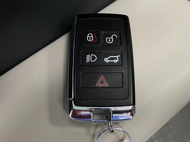 2024 Defender Vehicle Photo in Appleton, WI 54913