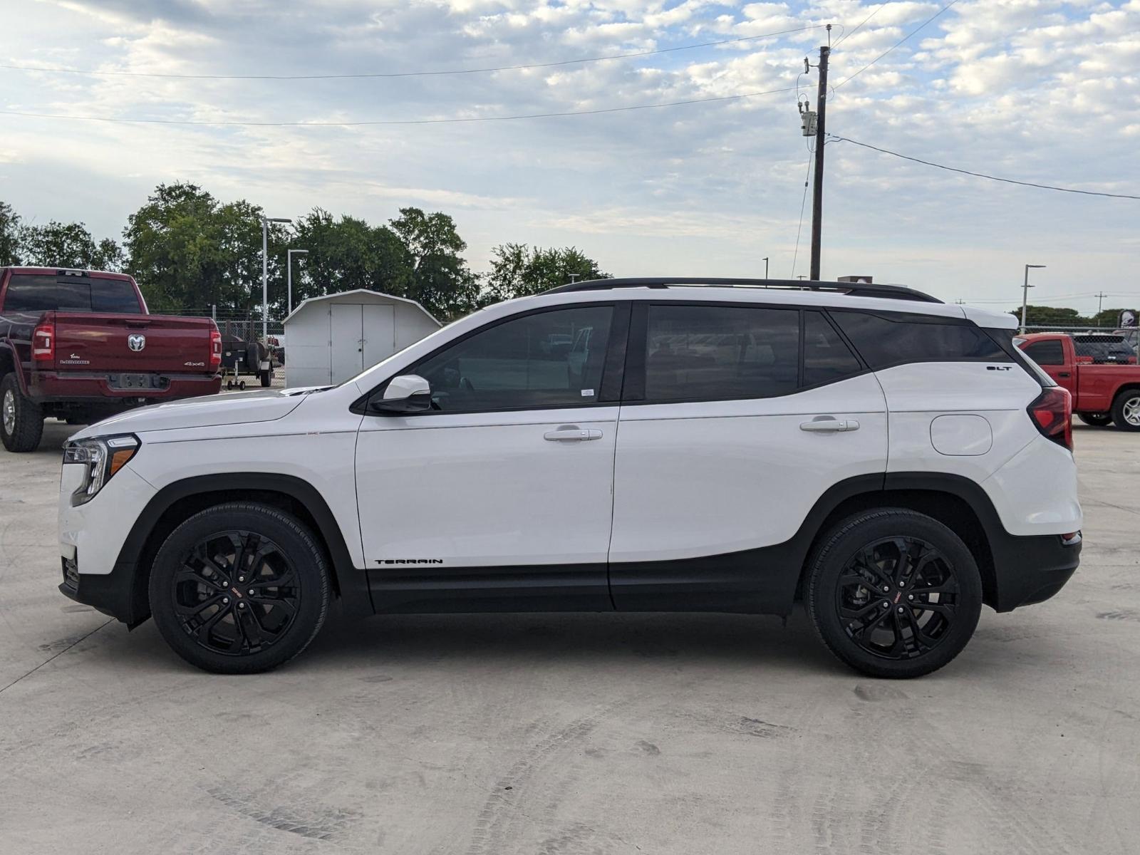 2022 GMC Terrain Vehicle Photo in Seguin, TX 78155