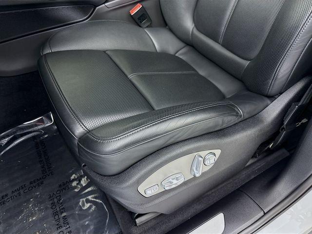 2021 Porsche Macan Vehicle Photo in Puyallup, WA 98371