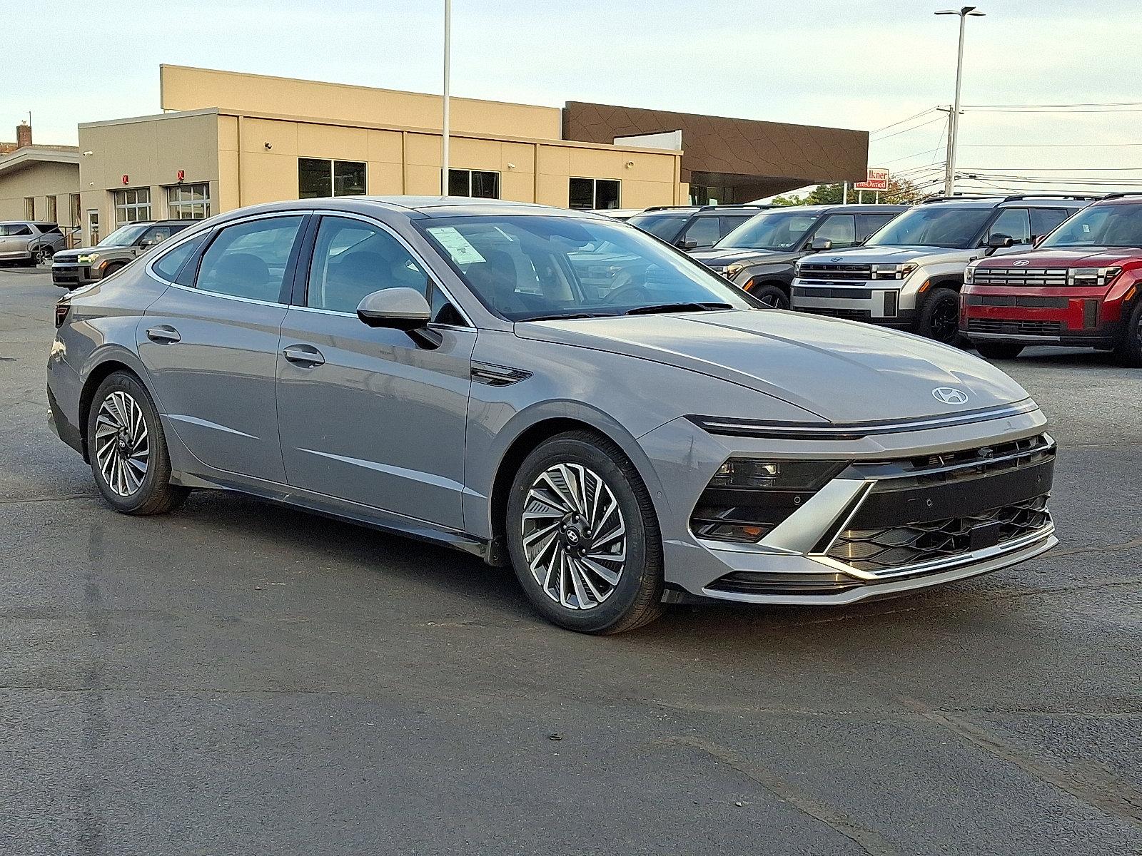 2025 Hyundai SONATA Hybrid Vehicle Photo in Harrisburg, PA 17111