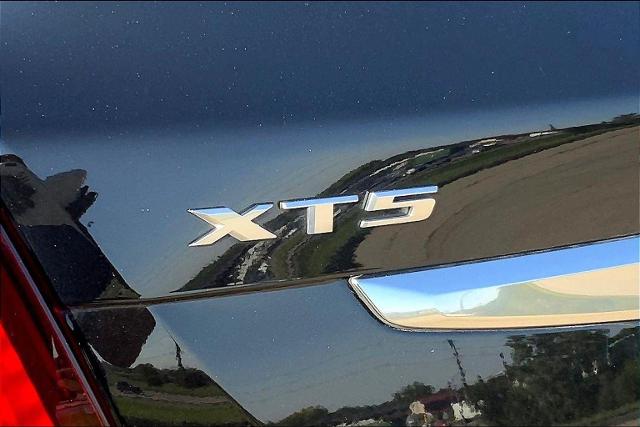 2025 Cadillac XT5 Vehicle Photo in TOPEKA, KS 66609-0000