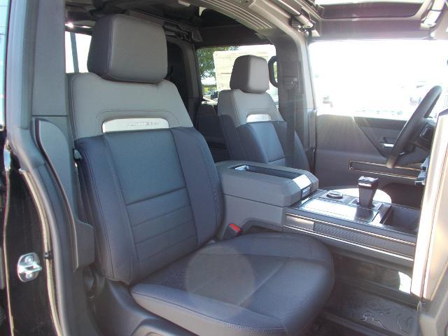 2025 GMC HUMMER EV Pickup Vehicle Photo in LOWELL, MA 01852-4336