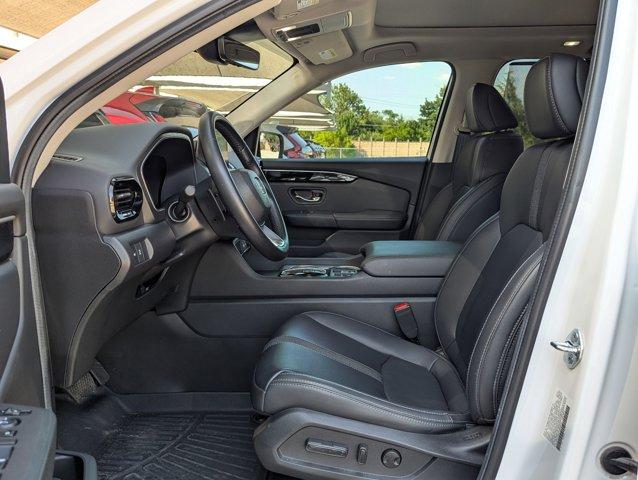2024 Honda Pilot Vehicle Photo in San Antonio, TX 78230
