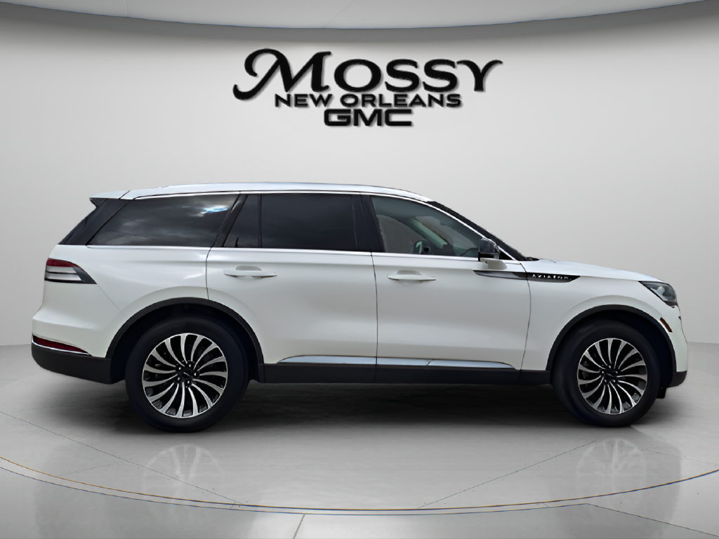 2023 Lincoln Aviator photo 7 of 36