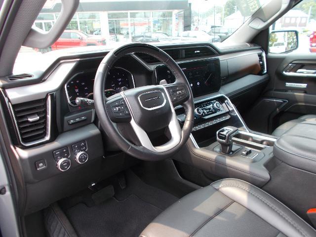 2024 GMC Sierra 1500 Vehicle Photo in LOWELL, MA 01852-4336